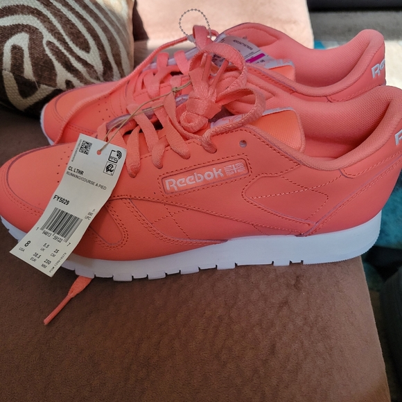 Neon Peach Reebok Classics - Picture 3 of 4